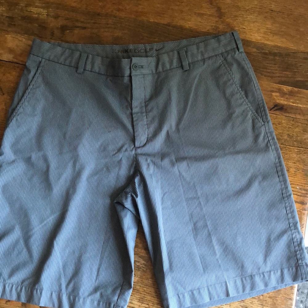 Men’s Nike golf shorts